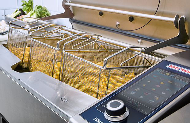 iCombi Pro's intelligence processes, details and advantages of iCookingSuite from RATIONAL Equipment.