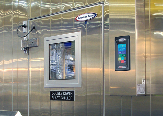 Walk-in look with HURRiCHiLL performance.