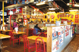 Fuzzys-Taco-Shop-diningroom