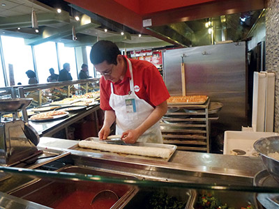 Villa-Fresh-Italian-Kitchen-pizza-prep