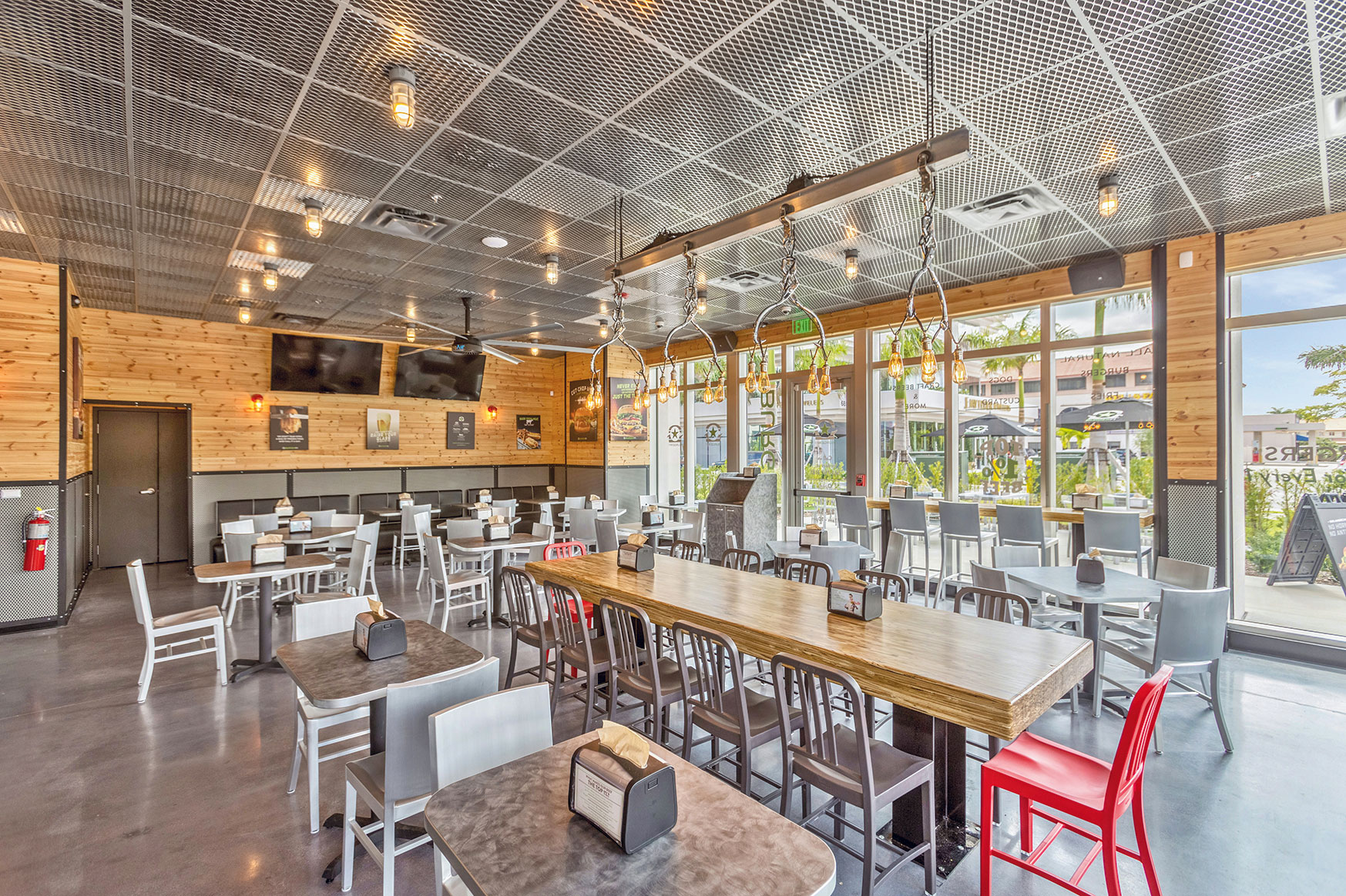 Growth Chain BurgerFi Interior2