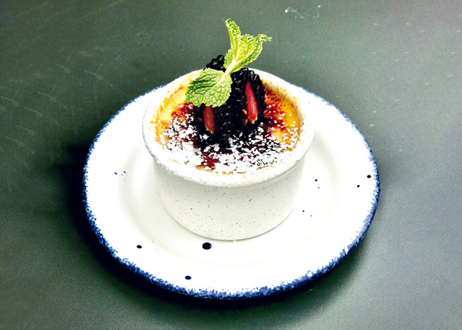 Botica creme brulee rotate